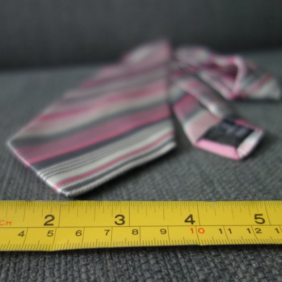 Versace 100% Silk Made in Italy 60 inch Pink and Silver Neck Tie - Picture 8 of 8